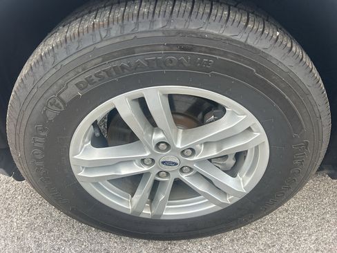 Used 2023 Ford Explorer XLT RWD image 11