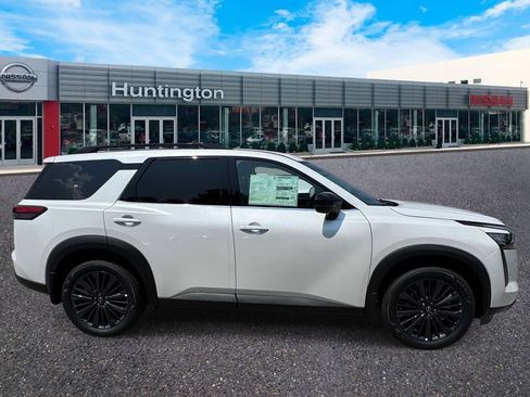 New 2026 Nissan Pathfinder SL w/ SL Premium Package (P04) AWD/4WD image 5