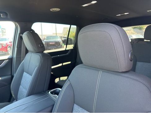 New 2025 GMC Acadia Elevation FWD image 5