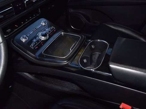 Used 2022 Lincoln Nautilus FWD w/ Premium Package image 30