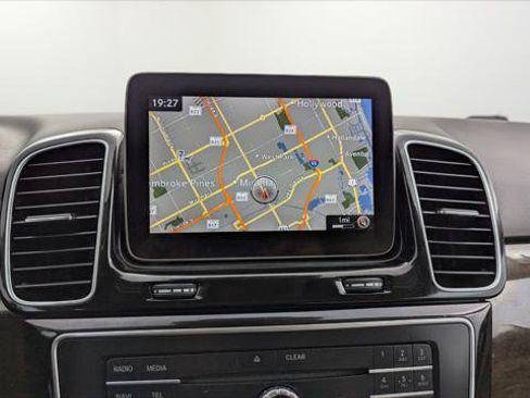 Used 2018 Mercedes-Benz GLE 350 w/ Premium 1 Package image 23