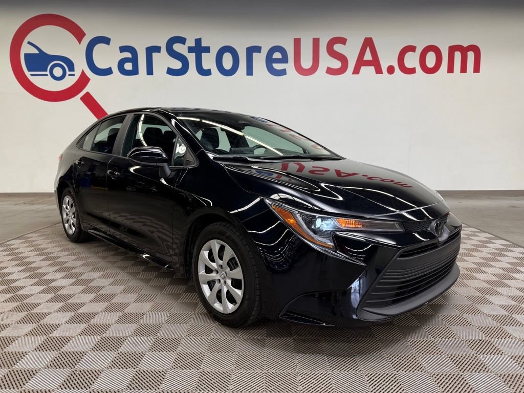 Used 2025 Toyota Corolla LE FWD image 1