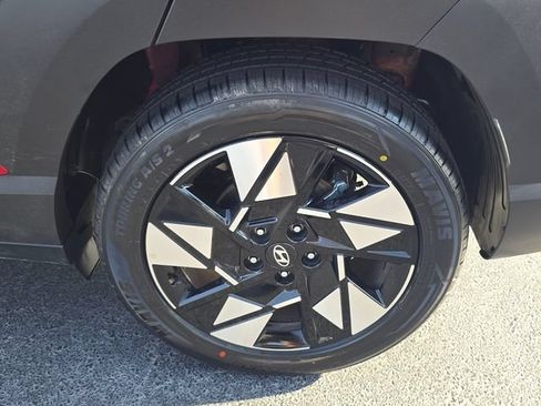 Used 2025 Hyundai Kona SEL FWD image 14