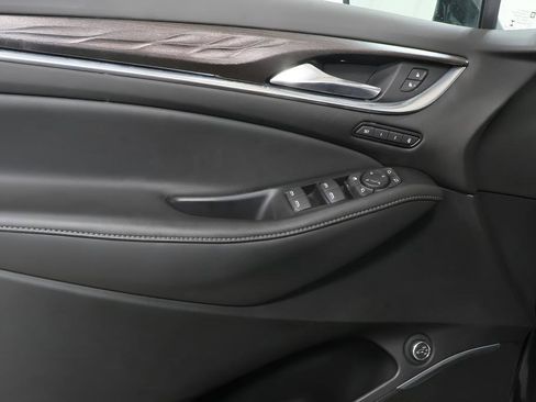 Used 2022 Buick Enclave Avenir w/ Avenir Technology Package image 22