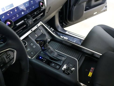 Used 2026 Lexus GX 550 image 31