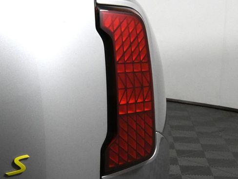 Used 2025 MINI Cooper Countryman SE w/ Comfort Package Max image 13