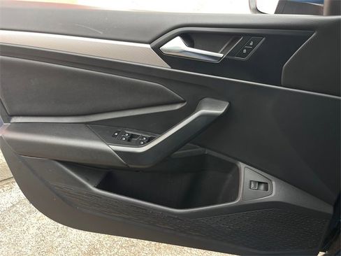 Used 2020 Volkswagen Jetta SE image 19