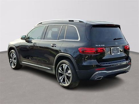 New 2025 Mercedes-Benz GLB 250 4MATIC image 6