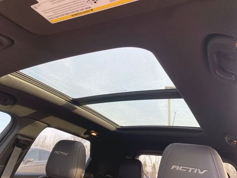 Used 2024 Chevrolet TrailBlazer ACTIV w/ Convenience Package image 18