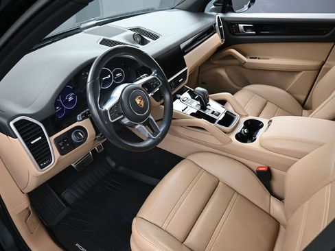 Certified 2021 Porsche Cayenne S image 4