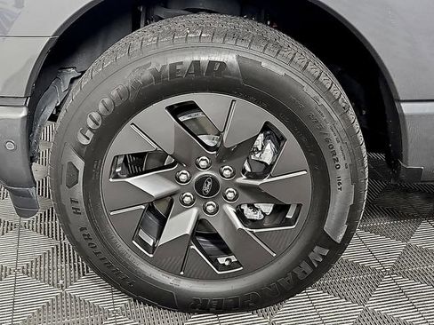 Used 2023 Ford F150 Lightning Lariat w/ Equipment Group 511A High image 9