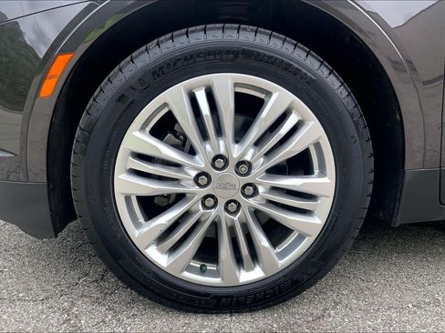 Used 2019 Cadillac XT5 Premium Luxury AWD/4WD image 9