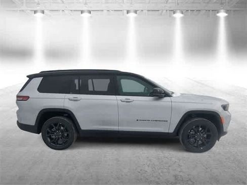 New 2025 Jeep Grand Cherokee L Limited image 9