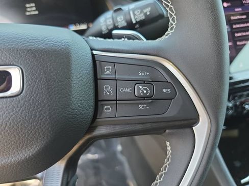 Used 2024 Jeep Grand Cherokee Laredo X w/ Luxury Tech Group I RWD image 15