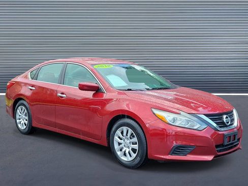 Used 2018 Nissan Altima 2.5 S w/ S Convenience Package FWD image 2