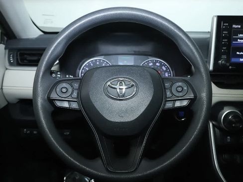 Used 2019 Toyota RAV4 XLE w/ Convenience Package FWD image 21