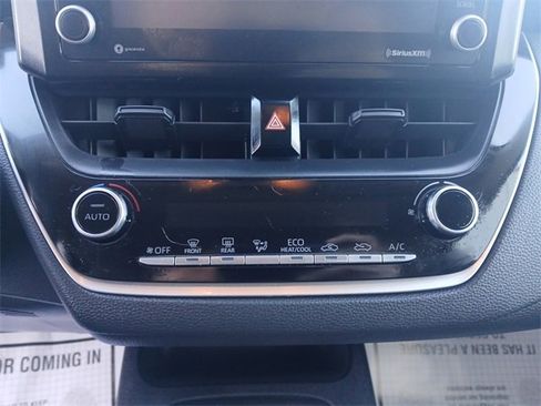Used 2022 Toyota Corolla LE image 22