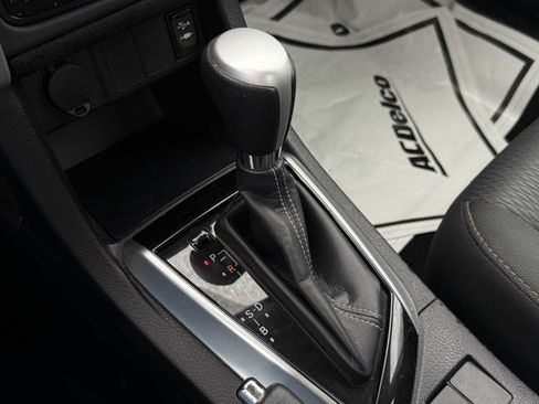 Used 2017 Toyota Corolla L image 19