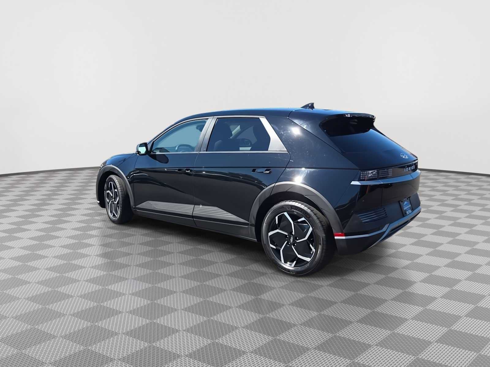 Used 2024 Hyundai Ioniq 5 SE RWD image 6