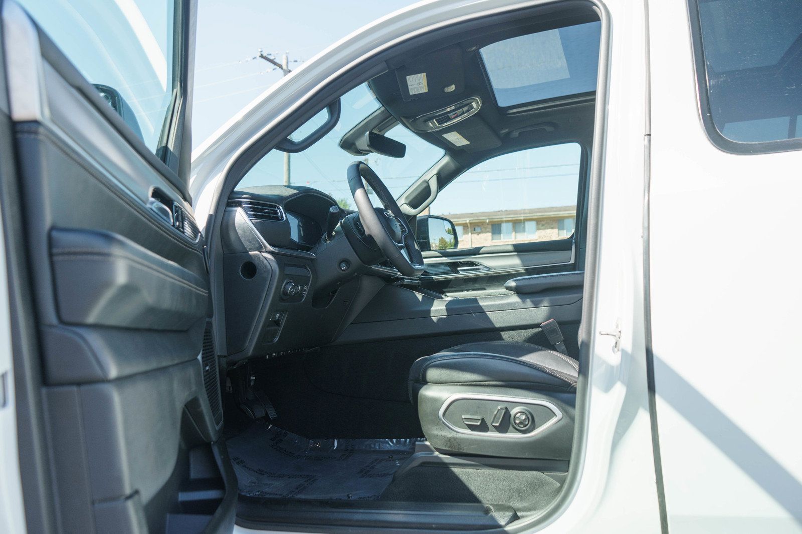 Used 2024 Jeep Wagoneer Series II AWD/4WD image 11