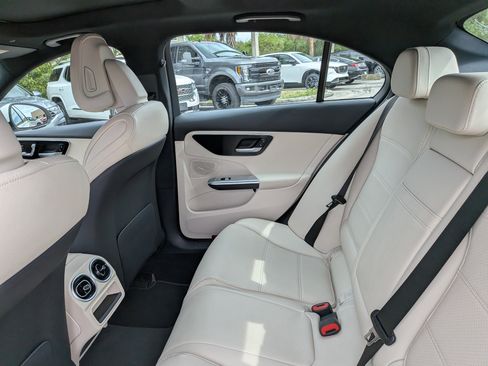 Used 2025 Mercedes-Benz C 300 Sedan image 15
