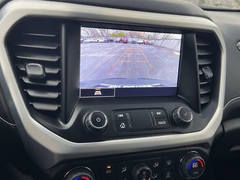 Used 2023 GMC Acadia SLT image 25