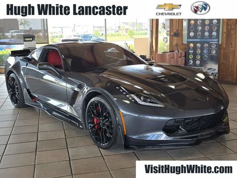 Used 2017 Chevrolet Corvette Z06 RWD image 2