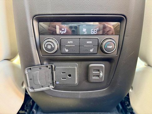 Used 2022 Buick Enclave Premium w/ Experience Buick Package AWD/4WD image 15