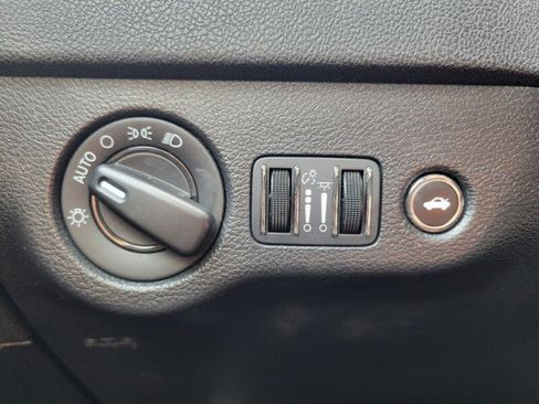 Used 2023 Dodge Charger SXT RWD image 18