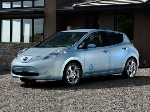 Used 2015 Nissan Leaf S w/ Charge Package FWD image 1