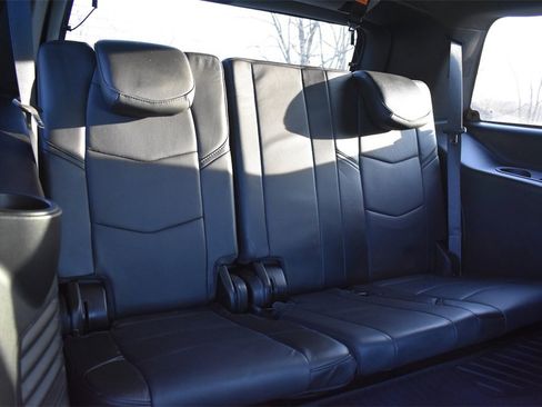 Used 2020 Cadillac Escalade Platinum image 23