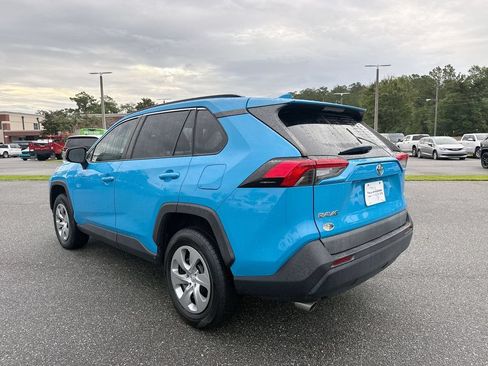 Used 2021 Toyota RAV4 LE FWD image 7