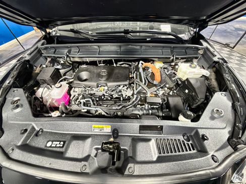 Used 2024 Toyota Highlander XLE image 33