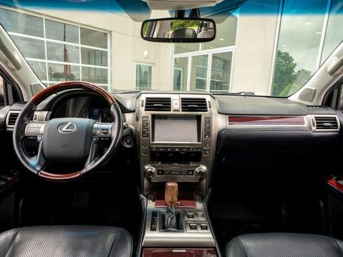 Used 2018 Lexus GX 460 Luxury AWD/4WD image 46