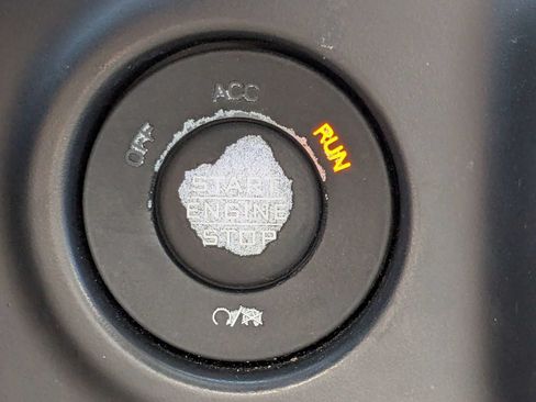 Used 2022 Jeep Wrangler Unlimited Rubicon 4xe AWD/4WD image 30