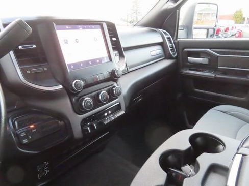 Used 2024 RAM 3500 Big Horn image 33
