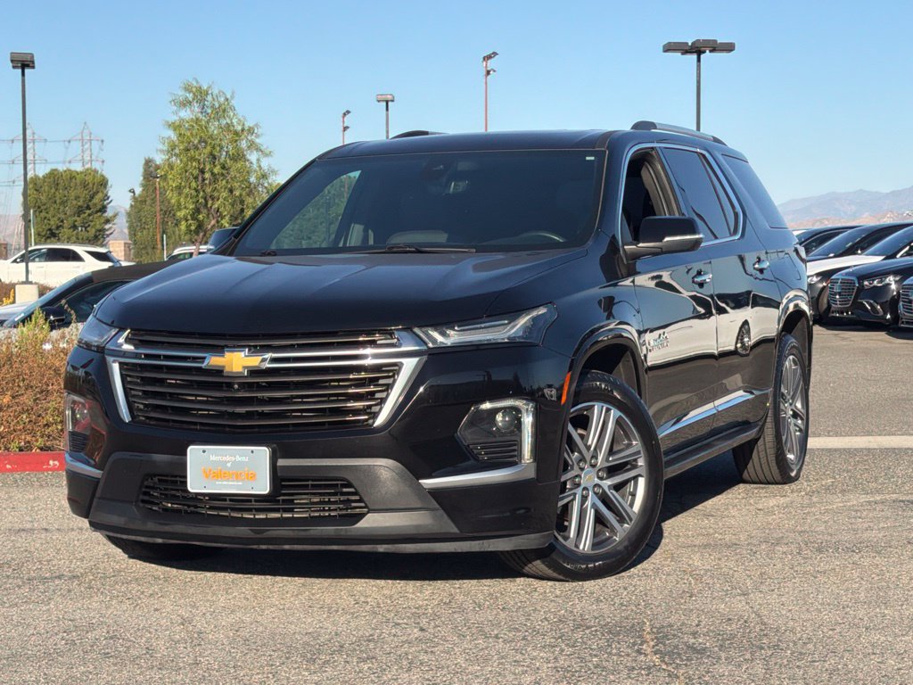 Used 2022 Chevrolet Traverse High Country w/ LPO, Cargo Package FWD image 2