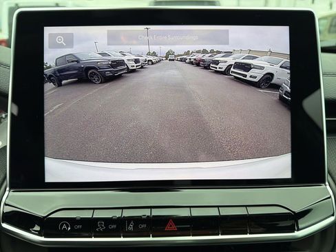 New 2026 Jeep Compass Latitude image 33