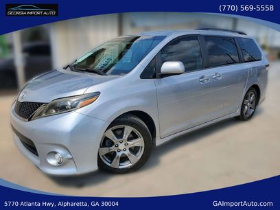 Used 2017 Toyota Sienna SE w/ SE Preferred Package