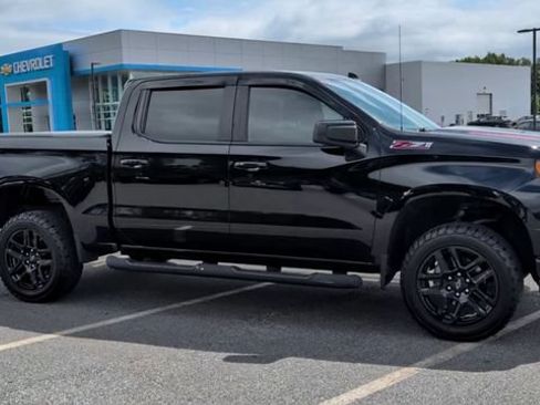 Used 2021 Chevrolet Silverado 1500 LT Trail Boss AWD/4WD image 2