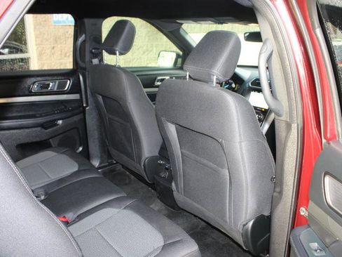 Used 2018 Ford Explorer XLT w/ Equipment Group 201A image 16