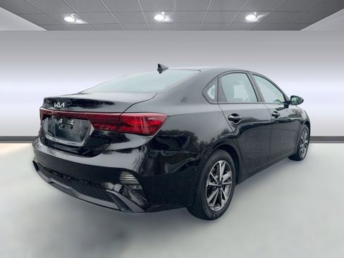 Used 2023 Kia Forte LXS image 9