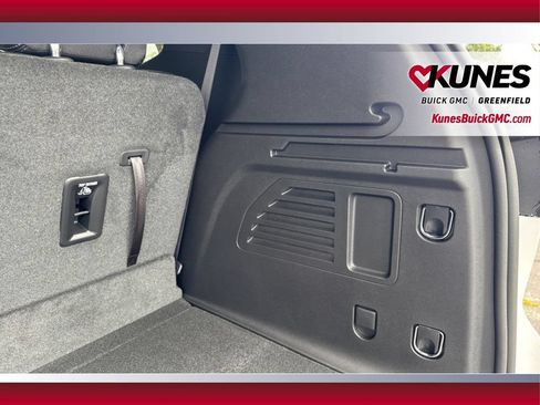 New 2026 Buick Enclave Sport Touring w/ LPO, Floor Liner Package AWD/4WD image 46