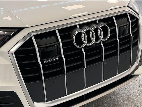 Used 2023 Audi Q7 3.0T Premium w/ Convenience Package AWD/4WD image 33