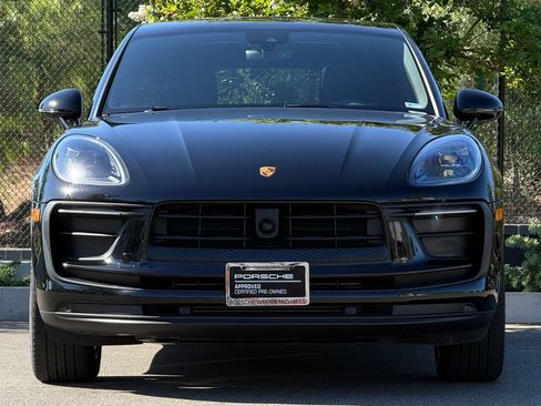 Certified 2024 Porsche Macan AWD/4WD image 10