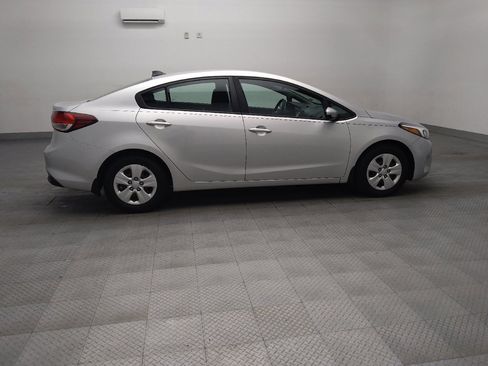 Used 2017 Kia Forte LX w/ LX Popular Package FWD image 10