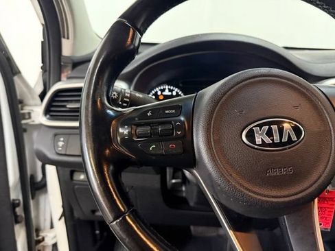 Used 2016 Kia Sorento FWD w/ LX Convenience Package image 19