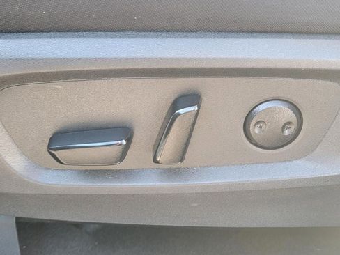 Certified 2024 Nissan Pathfinder SV image 40