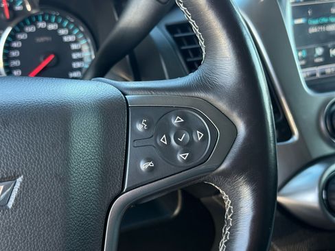 Used 2018 Chevrolet Suburban Premier image 19