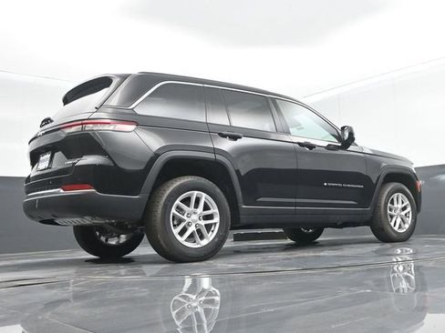 Used 2024 Jeep Grand Cherokee Laredo X image 45